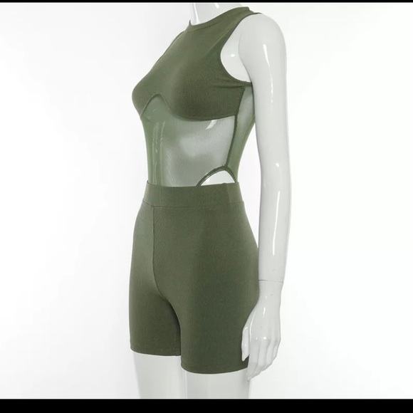 Two piece set - Picture 4 of 4